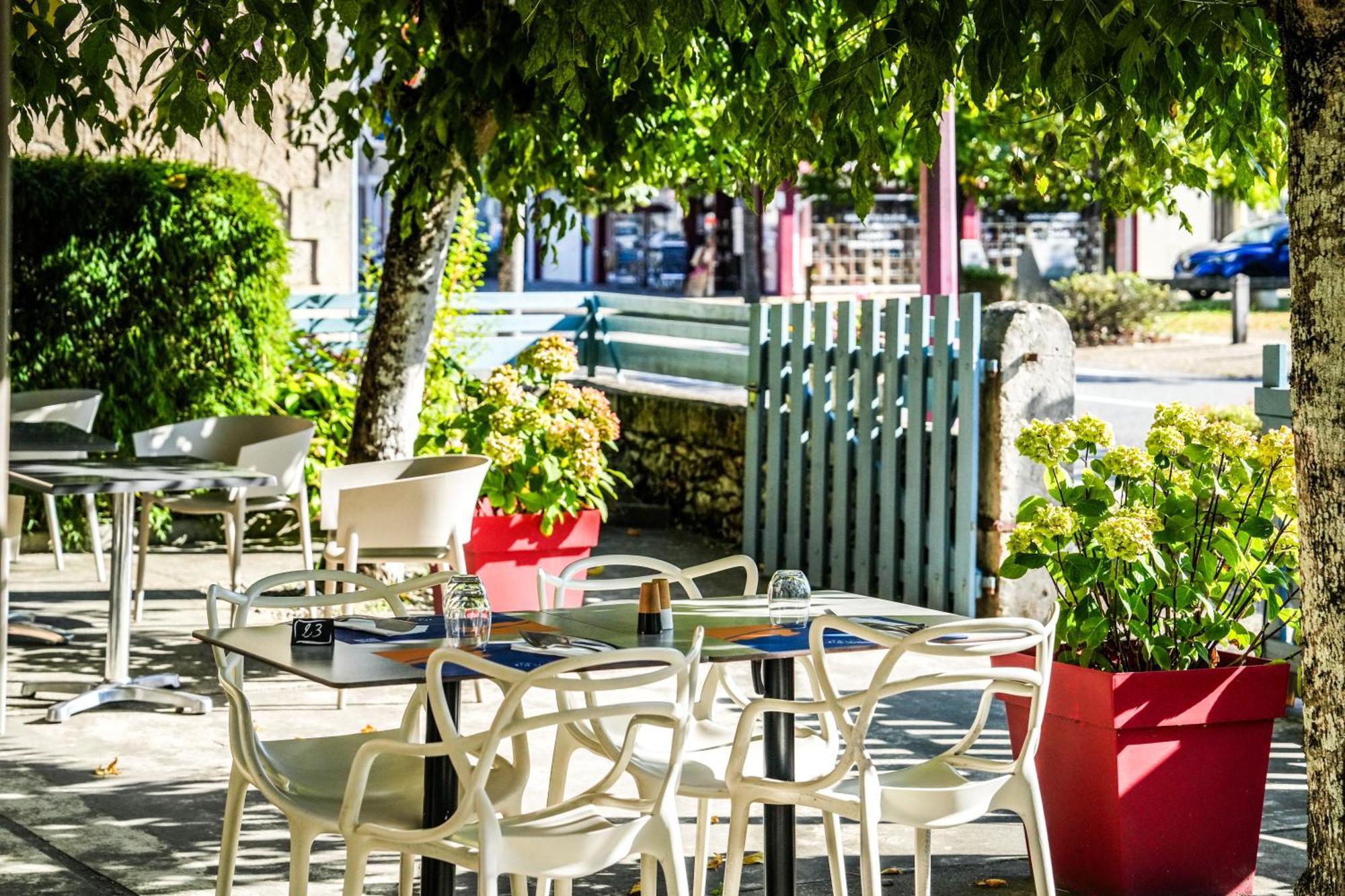 Logis Hotel & Restaurant Le Cadet De Gascogne Saint-Justin  Екстер'єр фото