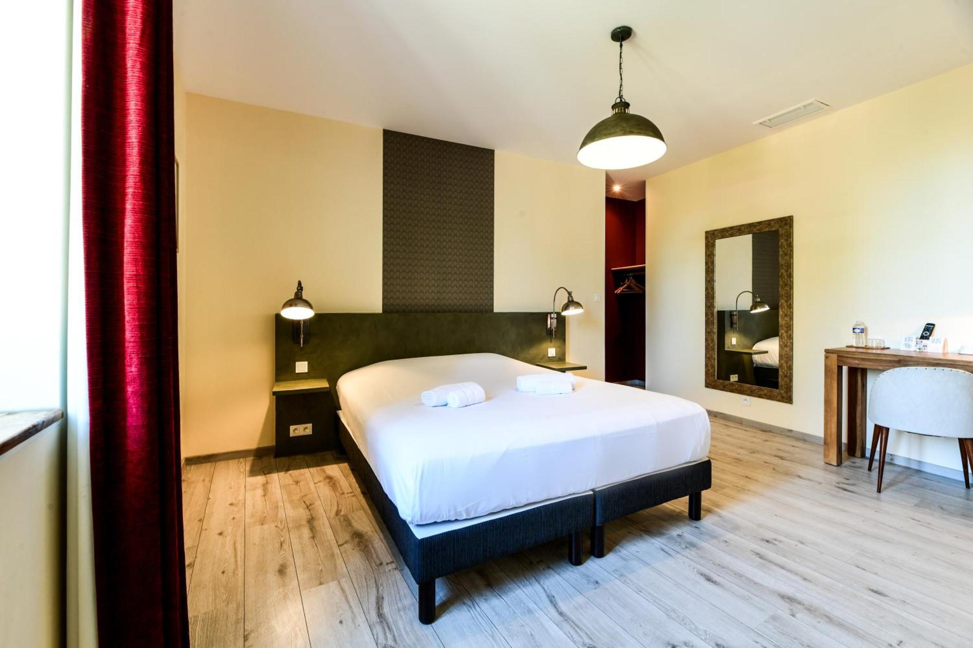Logis Hotel & Restaurant Le Cadet De Gascogne Saint-Justin  Екстер'єр фото